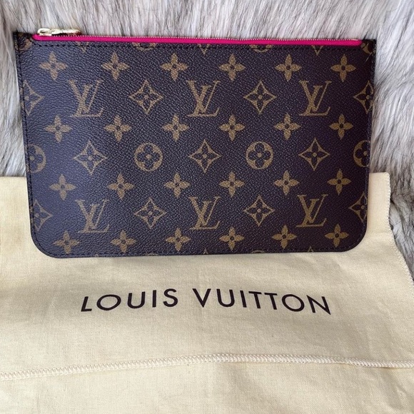💯 Authentic Louis Vuitton Neverfull Pouch - Picture 1 of 8